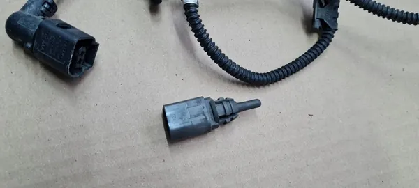 Außentemperatursensor Audi A6 OE 8Z0 820 535 B image 4