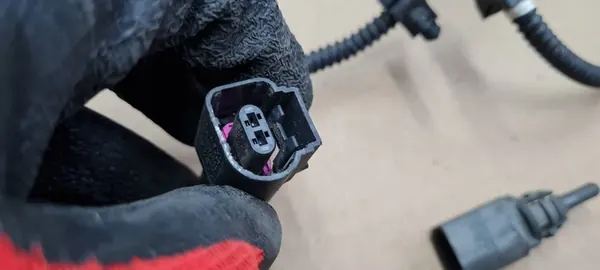 Außentemperatursensor Audi A6 OE 8Z0 820 535 B image 8