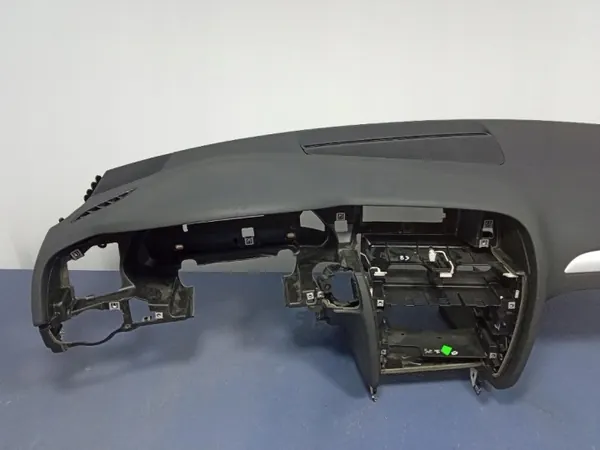 Audi A4 B8 kojelauta OEM 8K1857041 image 3