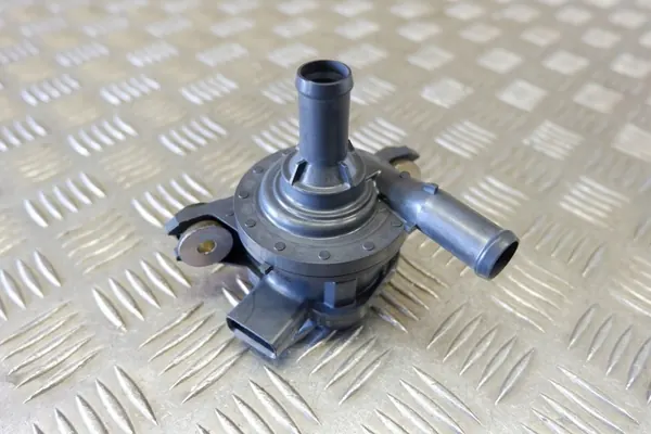 Water Circulation Pump TOYOTA YARIS 1.5L hybrid 2022 image 2