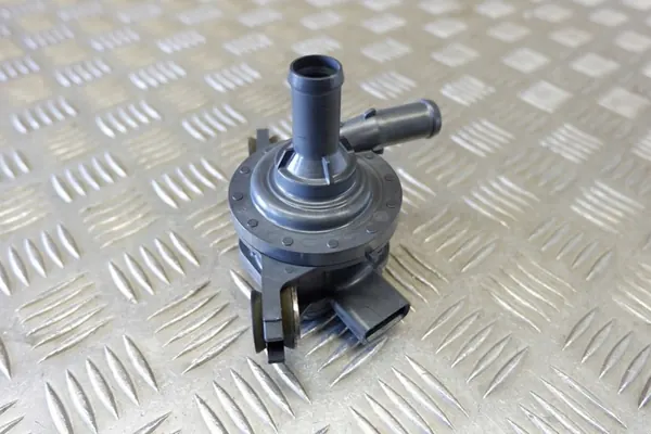 Water Circulation Pump TOYOTA YARIS 1.5L hybrid 2022 image 3