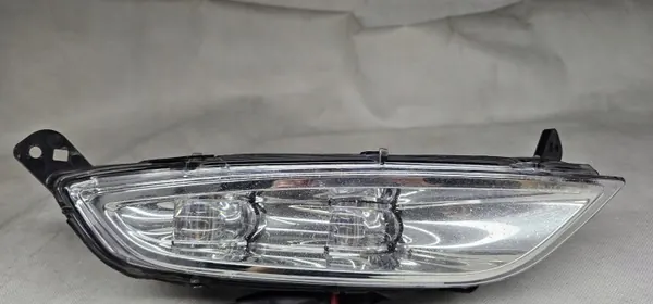 Phare antibrouillard droit Chrysler Pacifica OEM 90039291 image 2