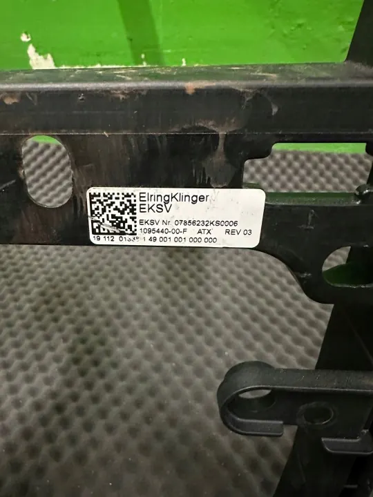 Tesla Model 3 Mittariston Kehys OEM 109544000FVV image 6