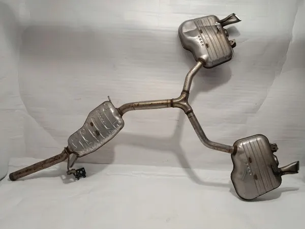 Audi A4 B9 Sedan Uitlaat Demper OEM 8W0253411A image 5