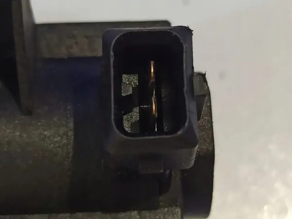 Válvula eletromagnética VOLVO V40 Estate 30618057 image 4