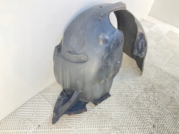 Oikea Etulokasuoja 8V0821172J Audi A3 image 3