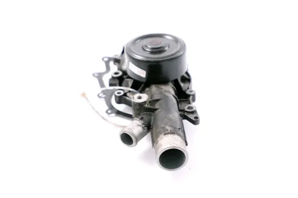 Bomba de água Mercedes OM646 OEM A6462000301 Usada image 10