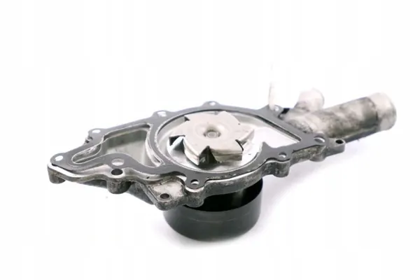 Bomba de água Mercedes OM646 OEM A6462000301 Usada image 4