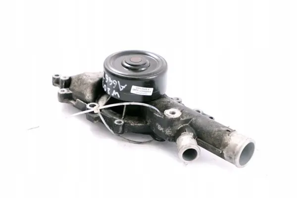 Bomba de água Mercedes OM646 OEM A6462000301 Usada image 8