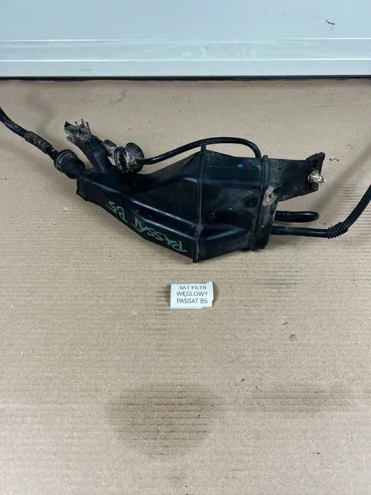Filtre à charbon VW Passat B5 image 2