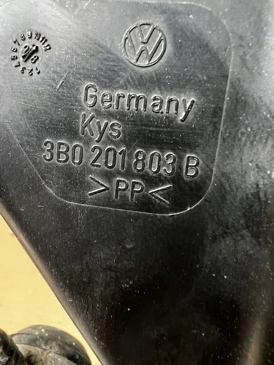 Filtre à charbon VW Passat B5 image 3