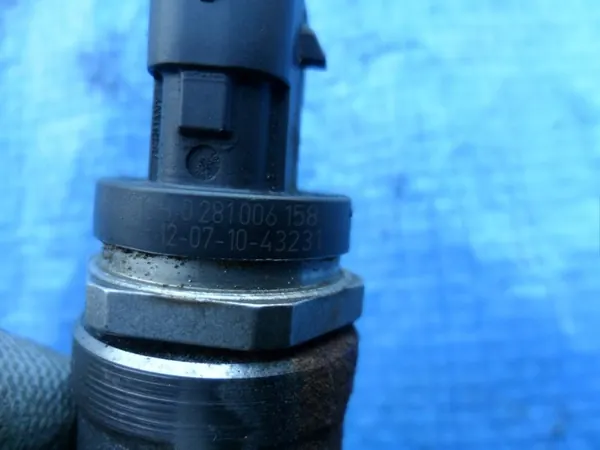 OPEL Insignia A Brandstofrail 2.0 CDTI 55576177 image 5