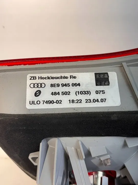Audi A4 B7 8E 8H Luz de maletero Derecha image 4