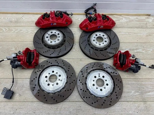 Kit discos e pinças travão BMW M4/M3 OEM 7889664 image 2