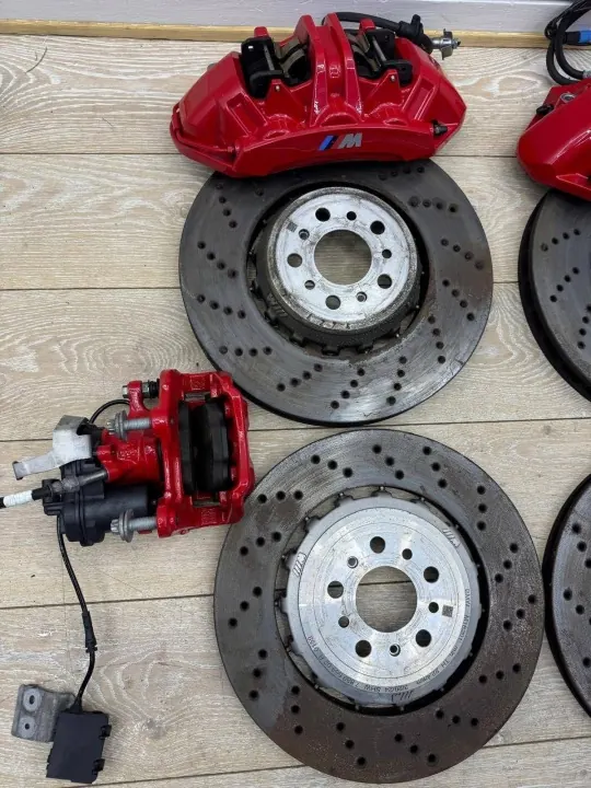 Kit discos e pinças travão BMW M4/M3 OEM 7889664 image 3