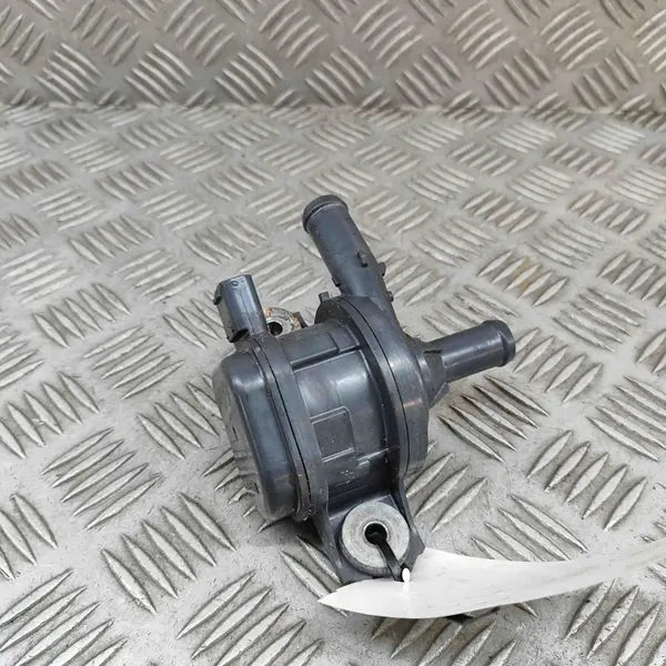 Vattenpump Toyota Corolla E21 2.0 Hybrid G9040-33050 image 6