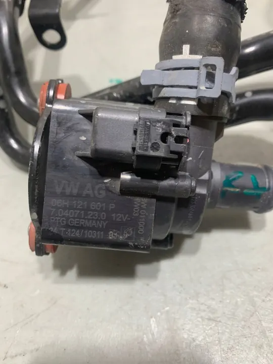 Vattenpump för AUDI A4 A5 A6 A7 PORSCHE Macan VW Touareg 06H121601P image 4