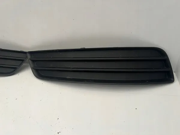 Rejilla de parachoques Audi A3 8P0 Izquierda Derecha OEM 8P0807681E 8P0807682E image 3