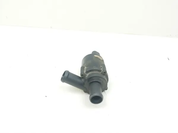 Pompe à eau Toyota Verso-S 2012 image 3