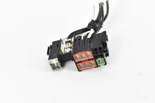 Zekeringen Relais Bedrading Compleet 82631-52 Toyota Yaris P13 image 4