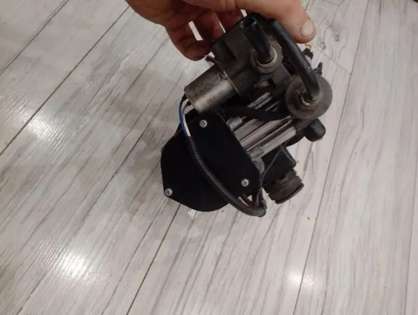 OEM 6H22-19G525-AE Luchtveringcompressor Land Rover image 3