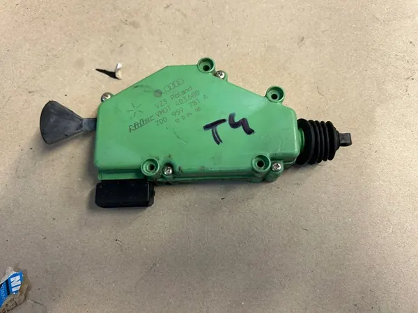 VW T4 Centrale Deurvergrendeling Actuator 7D0959781A image 1