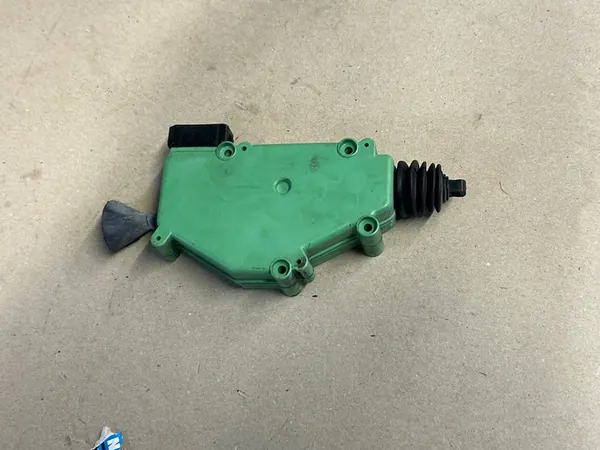 VW T4 Centrale Deurvergrendeling Actuator 7D0959781A image 3
