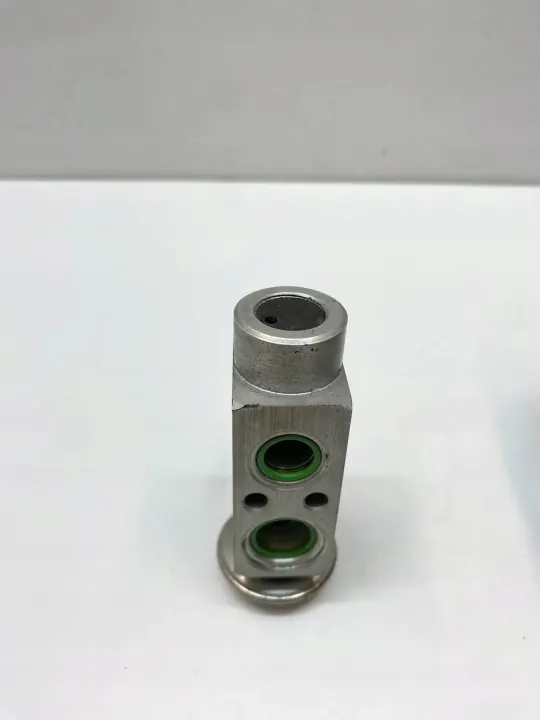 Válvula de expansión OEM 1408300484 Mercedes E W124 image 7