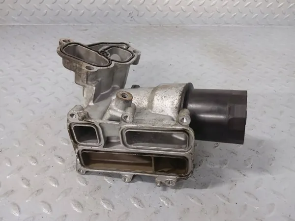 Boîtier Filtre à Huile OEM 152084648R Renault Traffic III image 3