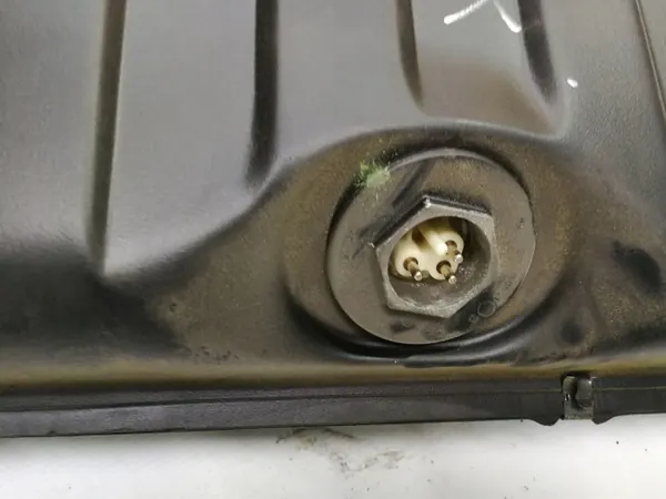 Brandstoftank OEM Zbiornik paliwa Mercedes W201 190E image 3