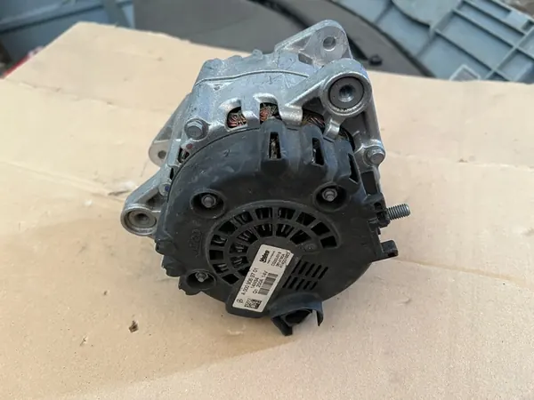 ALTERNATOR MERCEDES C KLASA W205 A0009063701 image 3