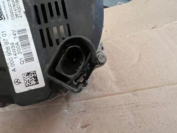 ALTERNATOR MERCEDES C KLASA W205 A0009063701 image 4