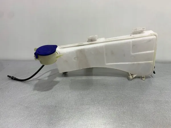 Scheibenwaschbehälter Peugeot 5008 OEM YP00066080 image 2