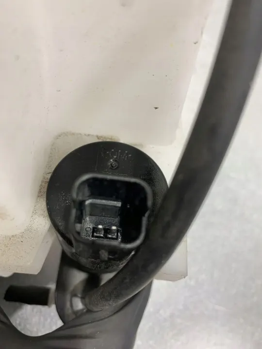 Scheibenwaschbehälter Peugeot 5008 OEM YP00066080 image 3