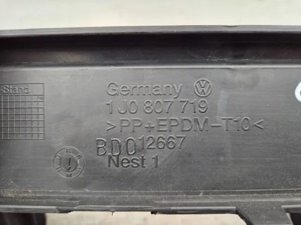 VW GOLF IV 98- Etupuskuri Spoileri 1J0807719 image 9