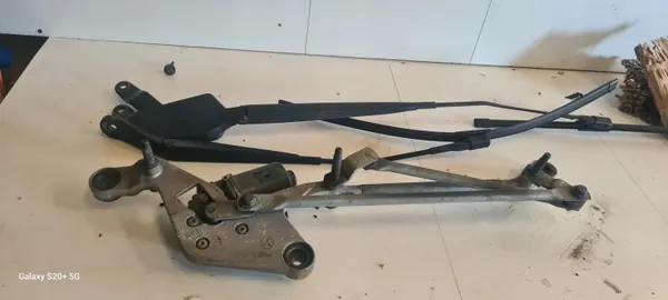 Mercedes W447 Vito pyyhinmekanismi OEM 4478200040 image 2