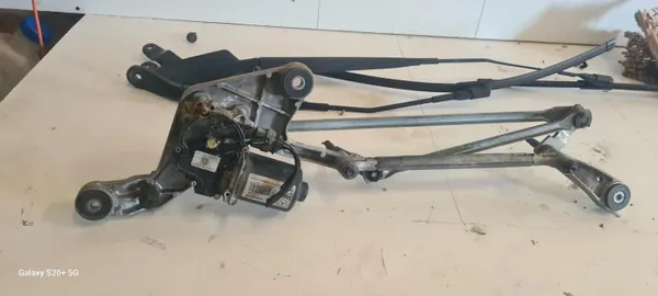 Mercedes W447 Vito pyyhinmekanismi OEM 4478200040 image 3