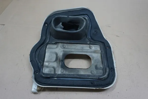 Nissan Patrol Y61 Fuelle Caja OEM 2426 - Usado image 5
