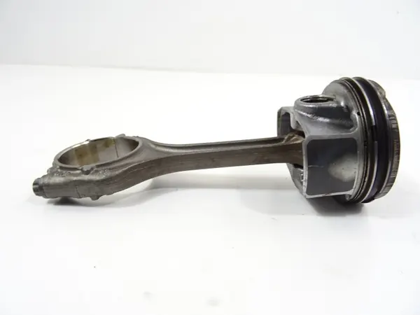Biela VW Touran III 1.4 TSI OEM 04EBD - Usada image 7
