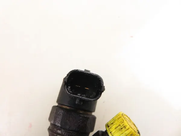 Inyector Bosch 0 445 110 141 image 3