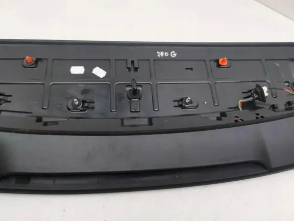 Audi OE 81A827933C Heckklappenspoiler - Gebraucht image 5