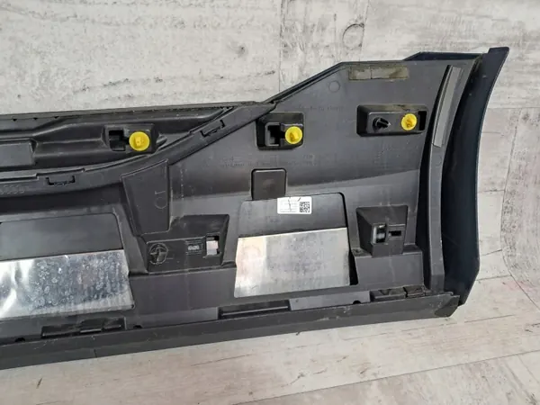 Audi E-Tron 4KE Deurlijst Rechts Achter OEM 4KE853060A image 4