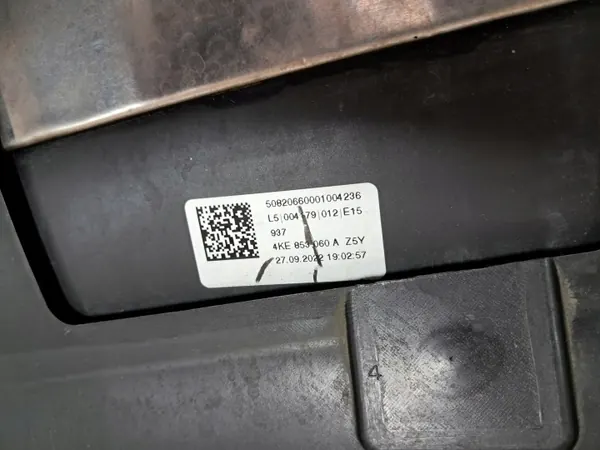 Audi E-Tron 4KE Deurlijst Rechts Achter OEM 4KE853060A image 6