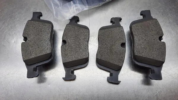 Conjunto de Disco de Freio e Pastilhas Dianteiras Volvo XC60 08-17 image 2