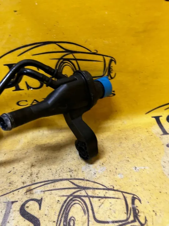 Enchimento Tanque AdBlue OEM 7377946 IS BMW 5 G30 image 3