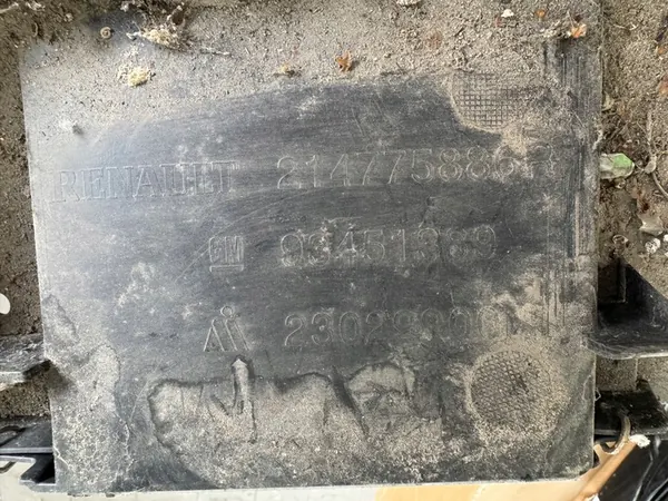 RENAULT TRAFIC OPEL VIVARO III 14- Sköld image 3