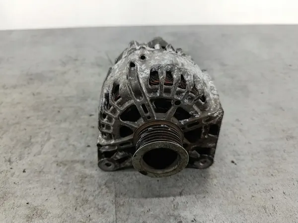 Vaihtovirtageneraattori Renault Megane III 1.9 DCI 8200757870-D image 2