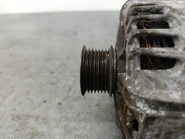 Vaihtovirtageneraattori Renault Megane III 1.9 DCI 8200757870-D image 5