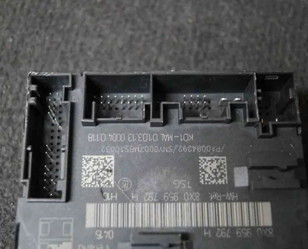 Módulo AUDI Q3 (8U) 8X0959792H 1.4L Gasolina 2014 image 3