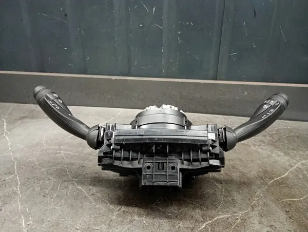 Commutateur de vitesse Volvo OEM 31674099 d'occasion image 6